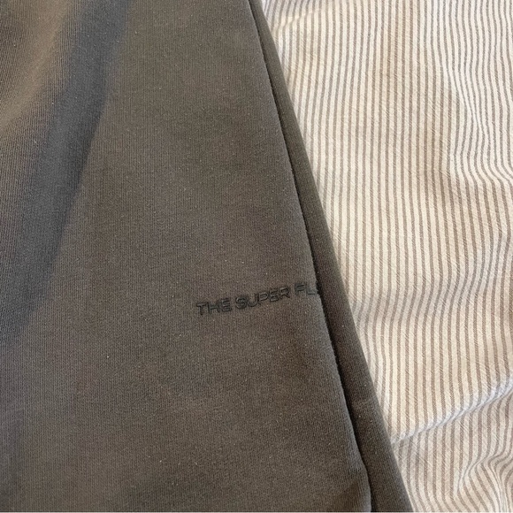 Aritzia Super Puff Super Fleece Oversized Sweatpants - washed green size M - Picture 7 of 9